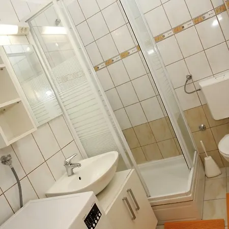 Apartman Alica Srima *