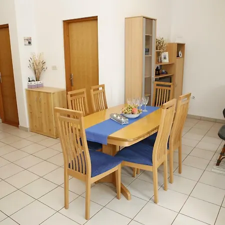 Lägenhet Alica Srima