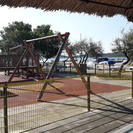 Alica Srima Apartman