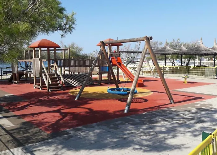 Apartment Alica Srima